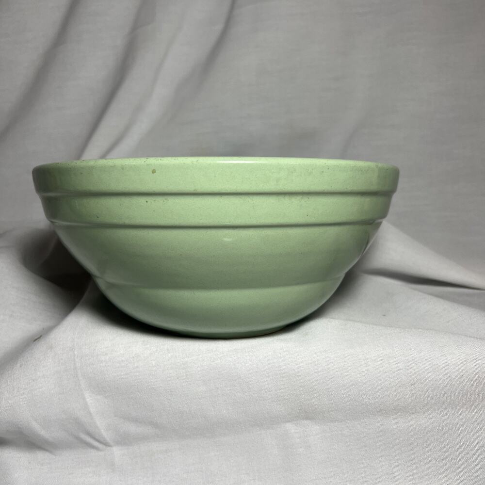 Vintage Pottery Mixing Bowl 9” Sage Green Beehive Rings Unmarked